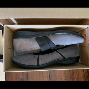 Clarks Hayden Juniper shoes